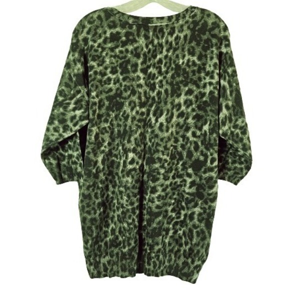 K Dash by Kardashian MEDIUM Green Leopard Animal  Print  3/4 Sleeve Sweater Top - Picture 2 of 4